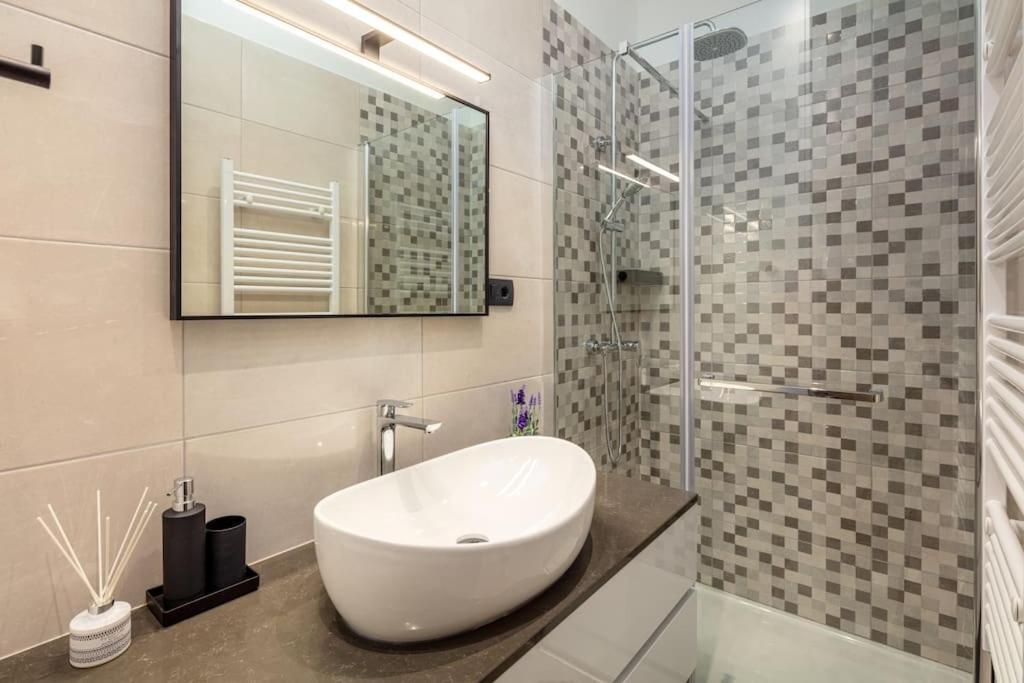 Apartman Drago 4* - 2 Minutes From The Town Centre Split Eksteriør bilde