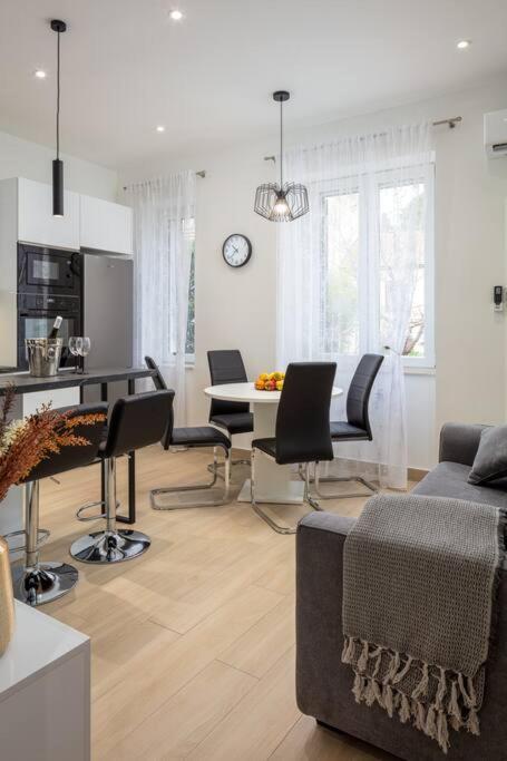 Apartman Drago 4* - 2 Minutes From The Town Centre Split Eksteriør bilde