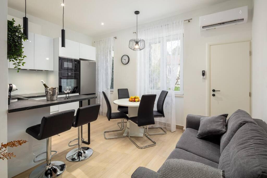 Apartman Drago 4* - 2 Minutes From The Town Centre Split Eksteriør bilde