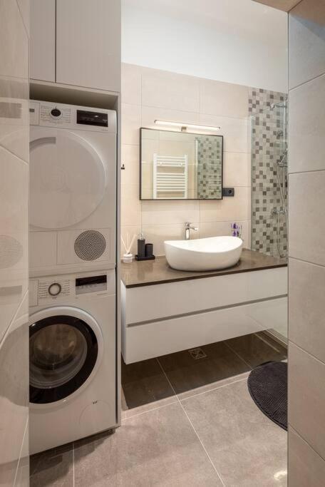 Apartman Drago 4* - 2 Minutes From The Town Centre Split Eksteriør bilde